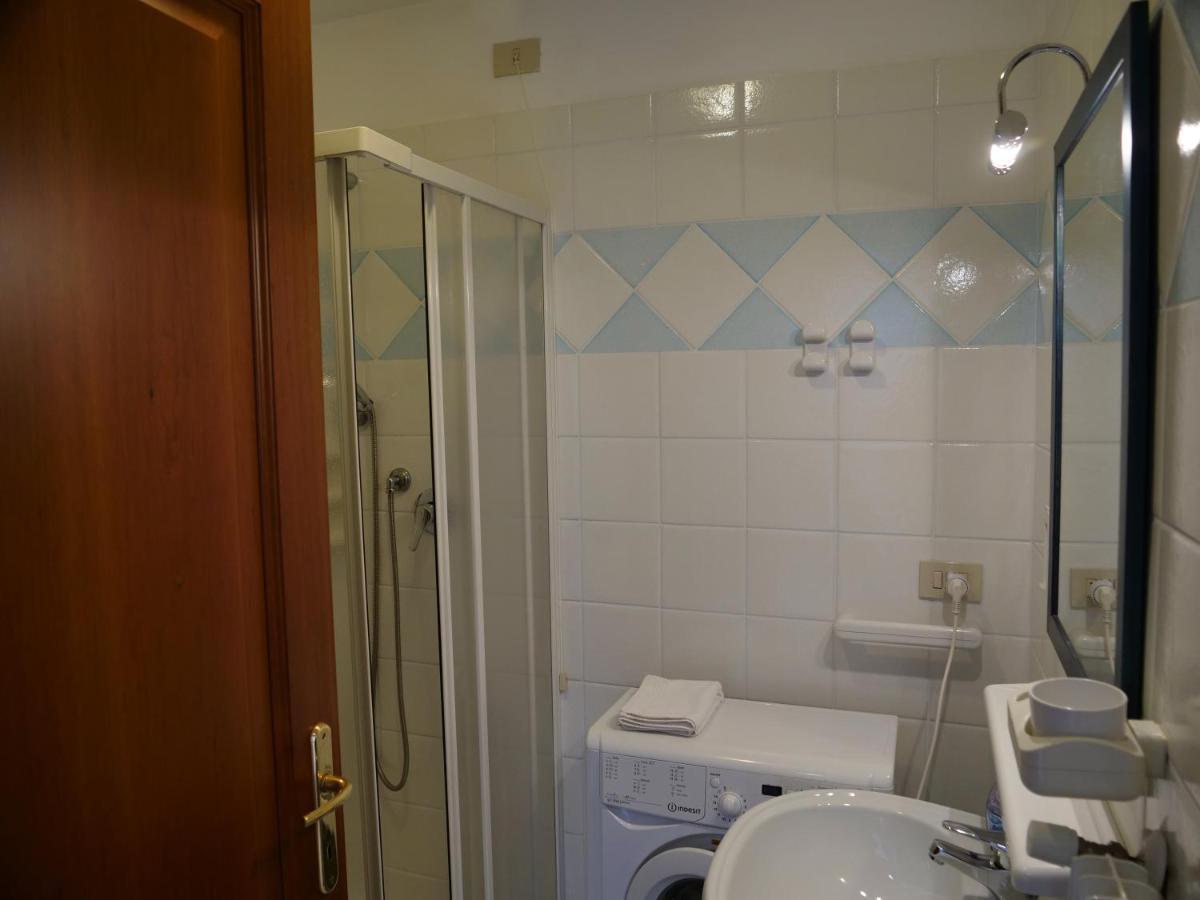 Lounge Del Duca, Centralissimo Bicamere Su Due Livelli - Posto Auto A Richesta Градо Экстерьер фото