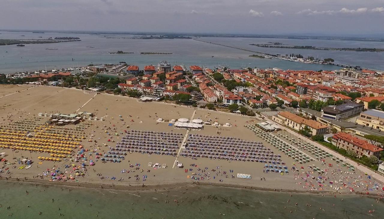 Lounge Del Duca, Centralissimo Bicamere Su Due Livelli - Posto Auto A Richesta Градо Экстерьер фото