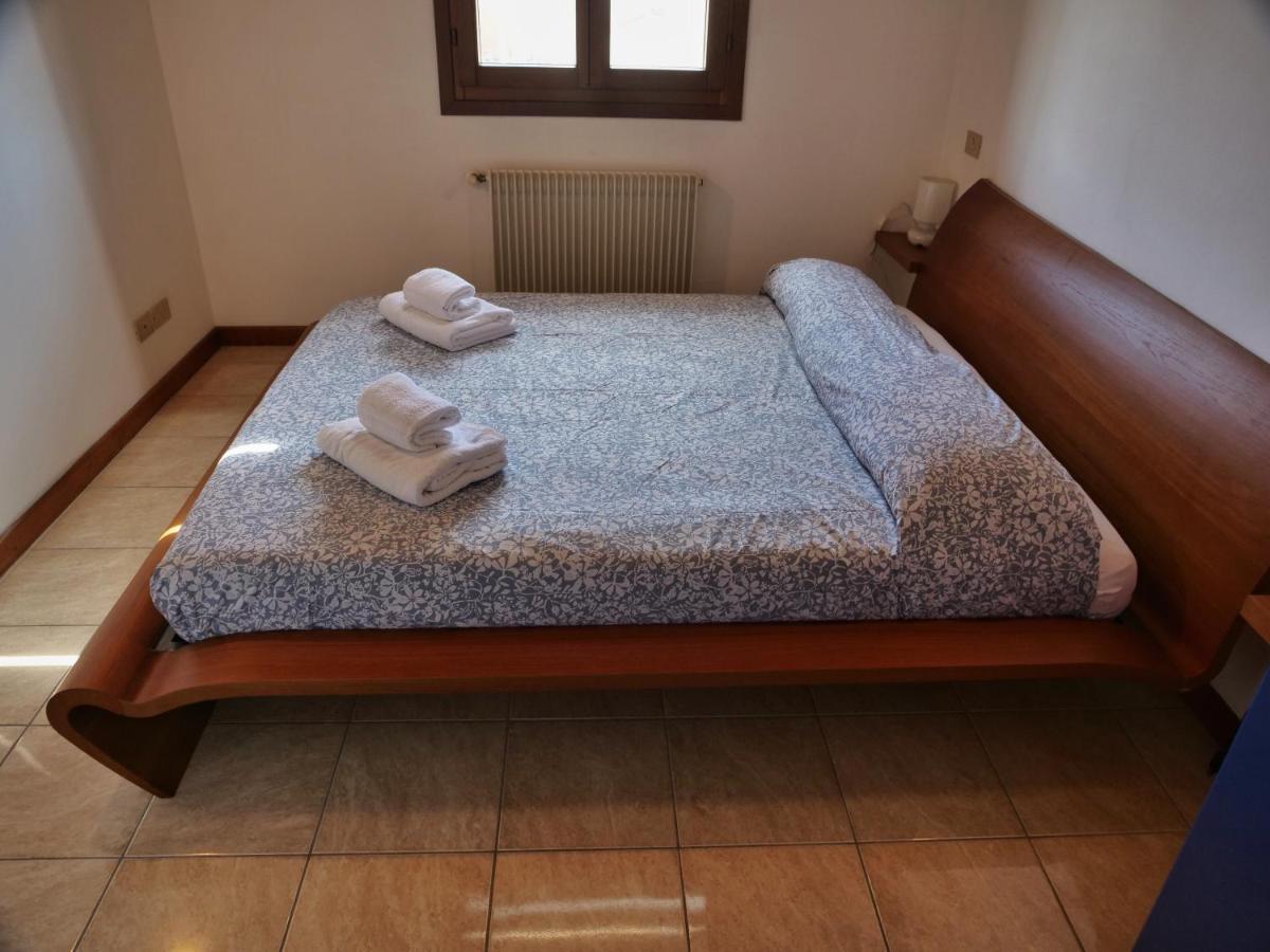 Lounge Del Duca, Centralissimo Bicamere Su Due Livelli - Posto Auto A Richesta Градо Экстерьер фото