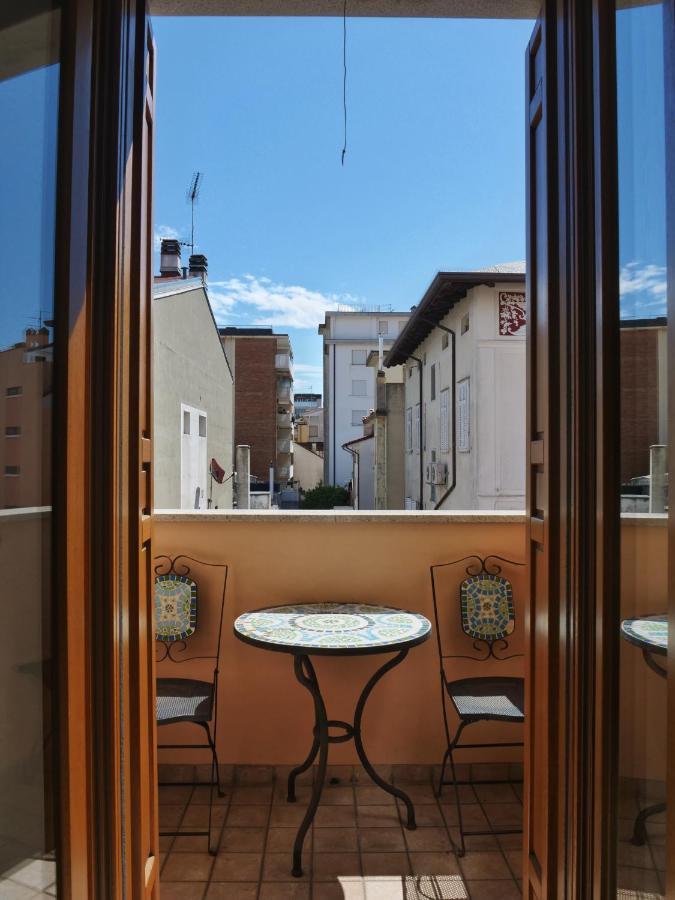 Lounge Del Duca, Centralissimo Bicamere Su Due Livelli - Posto Auto A Richesta Градо Экстерьер фото