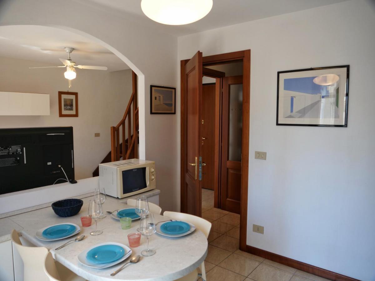 Lounge Del Duca, Centralissimo Bicamere Su Due Livelli - Posto Auto A Richesta Градо Экстерьер фото