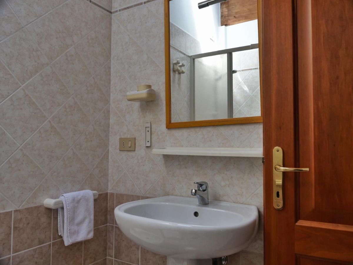 Lounge Del Duca, Centralissimo Bicamere Su Due Livelli - Posto Auto A Richesta Градо Экстерьер фото